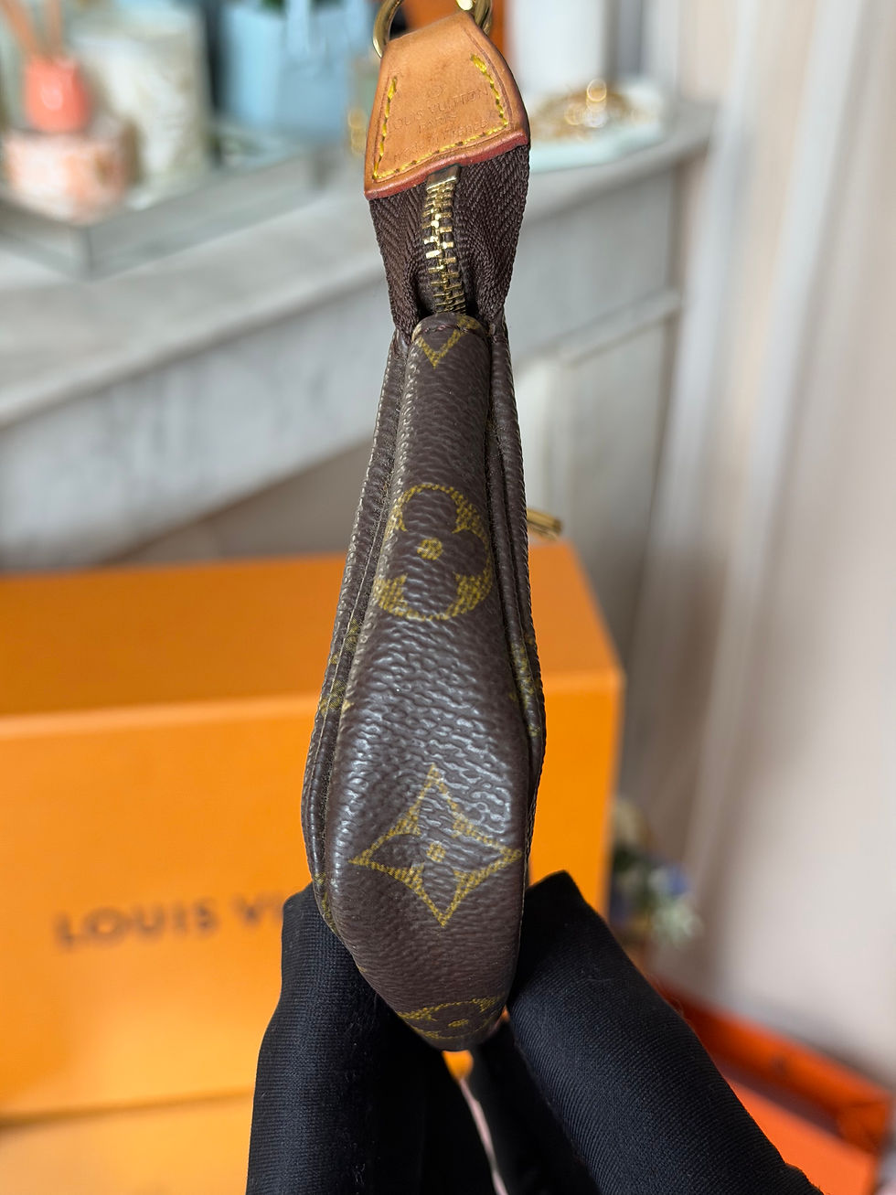 Miniature : Louis Vuitton Mini Pochette Accessoires Monogram Trunks & Bags – Édition limitée