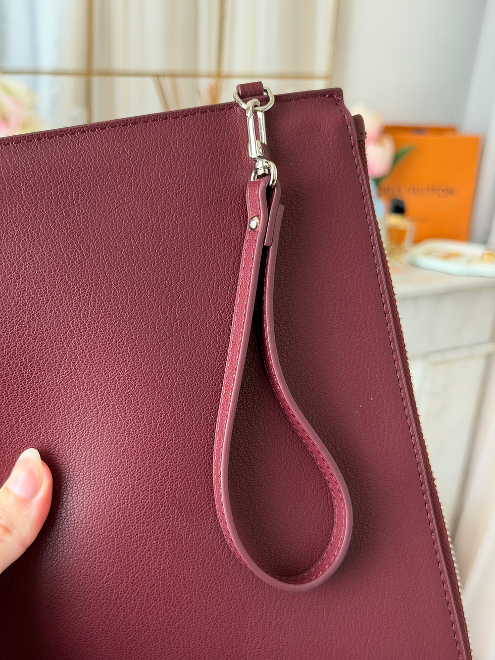 Miniature : Pochette les Georgettes by altesse rouge bordeaux en très bon état 