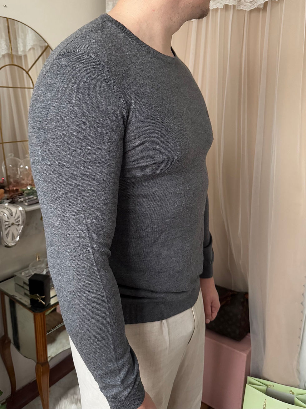 Miniature : Sweat Hugo boss gris taille xl en laine  en très bon état 