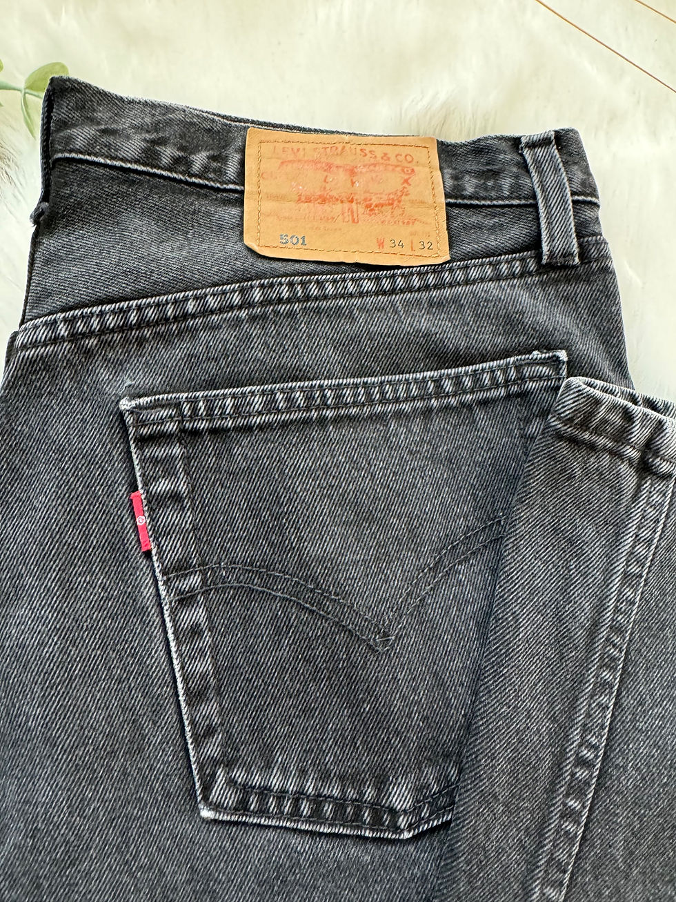 Miniature : Jeans Lévis w34 l32 501 noir en bon état en coton 42 cm longueur 107 cm
