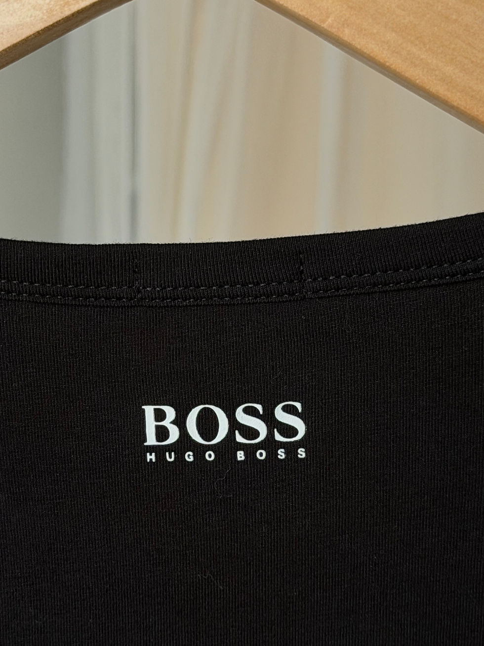 Miniature : T shirt manches longues Hugo boss taille xl noir en très bon état 