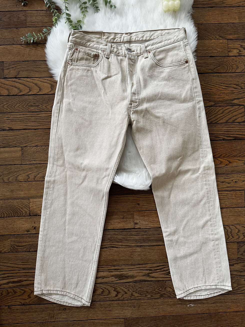 Miniature : Jean, Levis 501W 34 L. 34 couleur blanc en très bon état taille 44 cm longueur 1