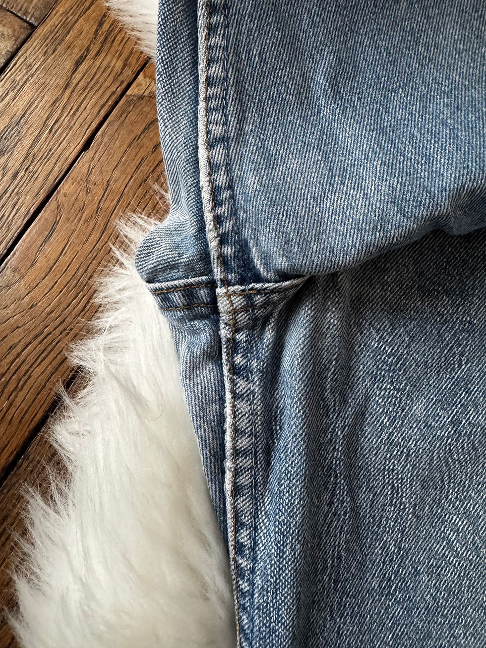 Miniature : Jeans levi’s 501 bleu w33 l 32 en bon état taille 41 cm longueur 101 cm 