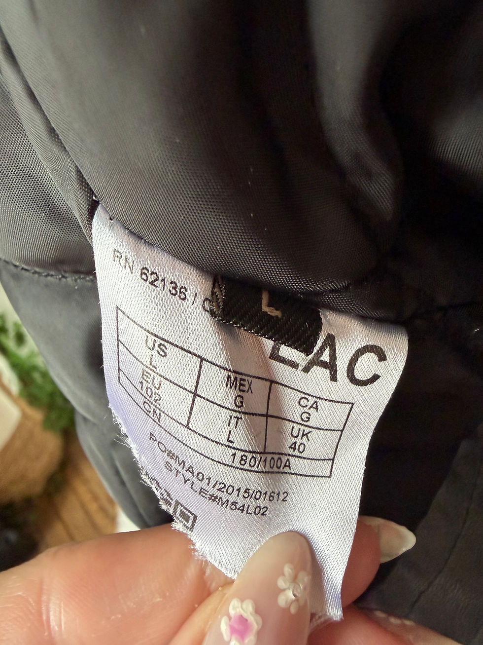Miniature : Blouson guess style moto marque guess gris en très bon état taille L 