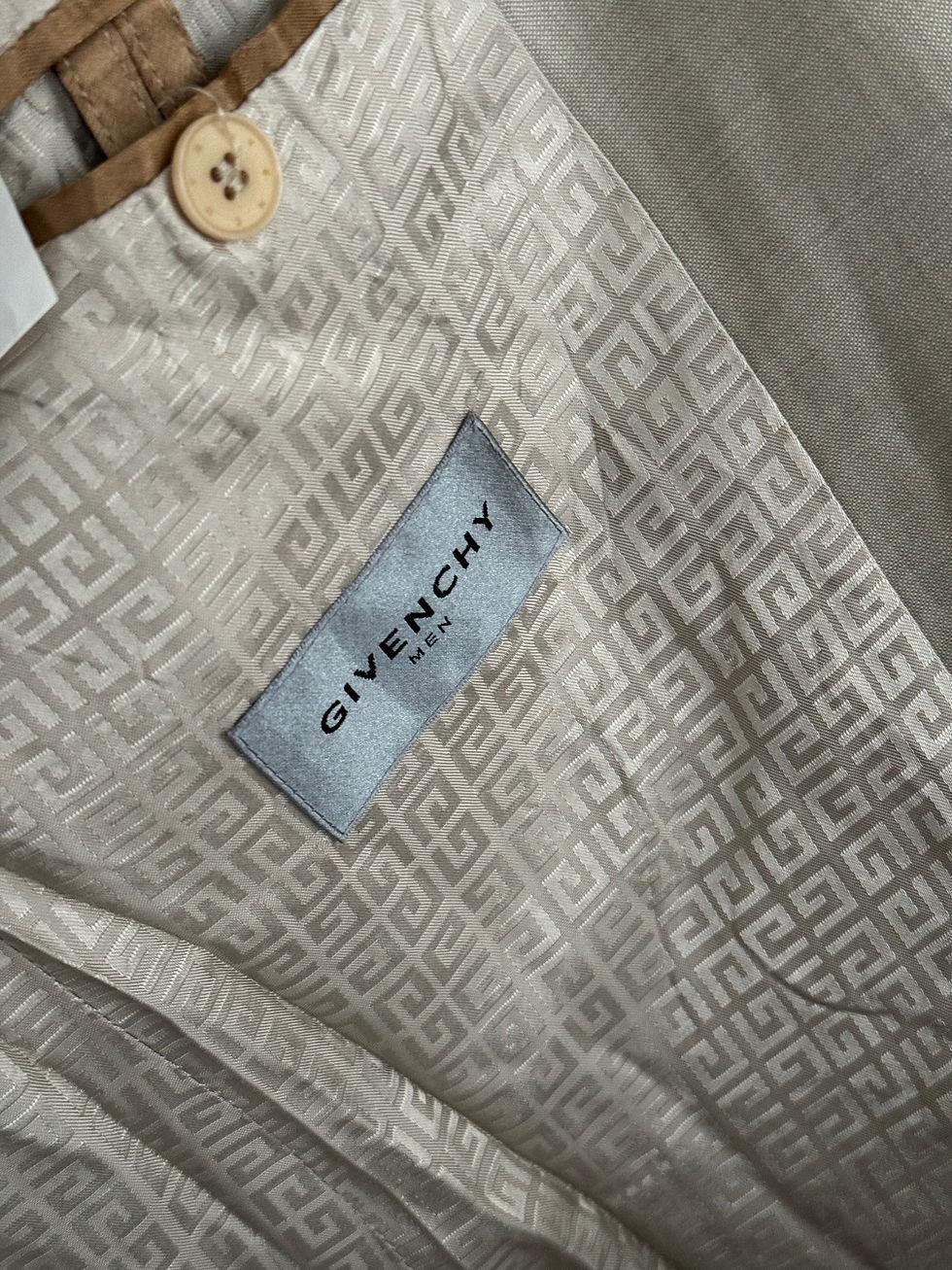 Miniature : Blazer givenchy beige en très bon état 