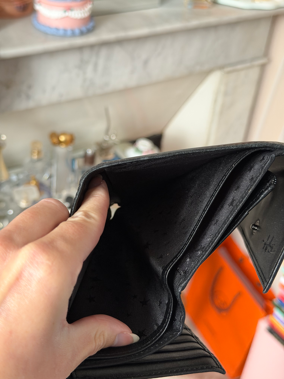 Miniature : Portefeuille Thierry mugler noir en très bon état hauteur 11cm largeur 15,5cm 