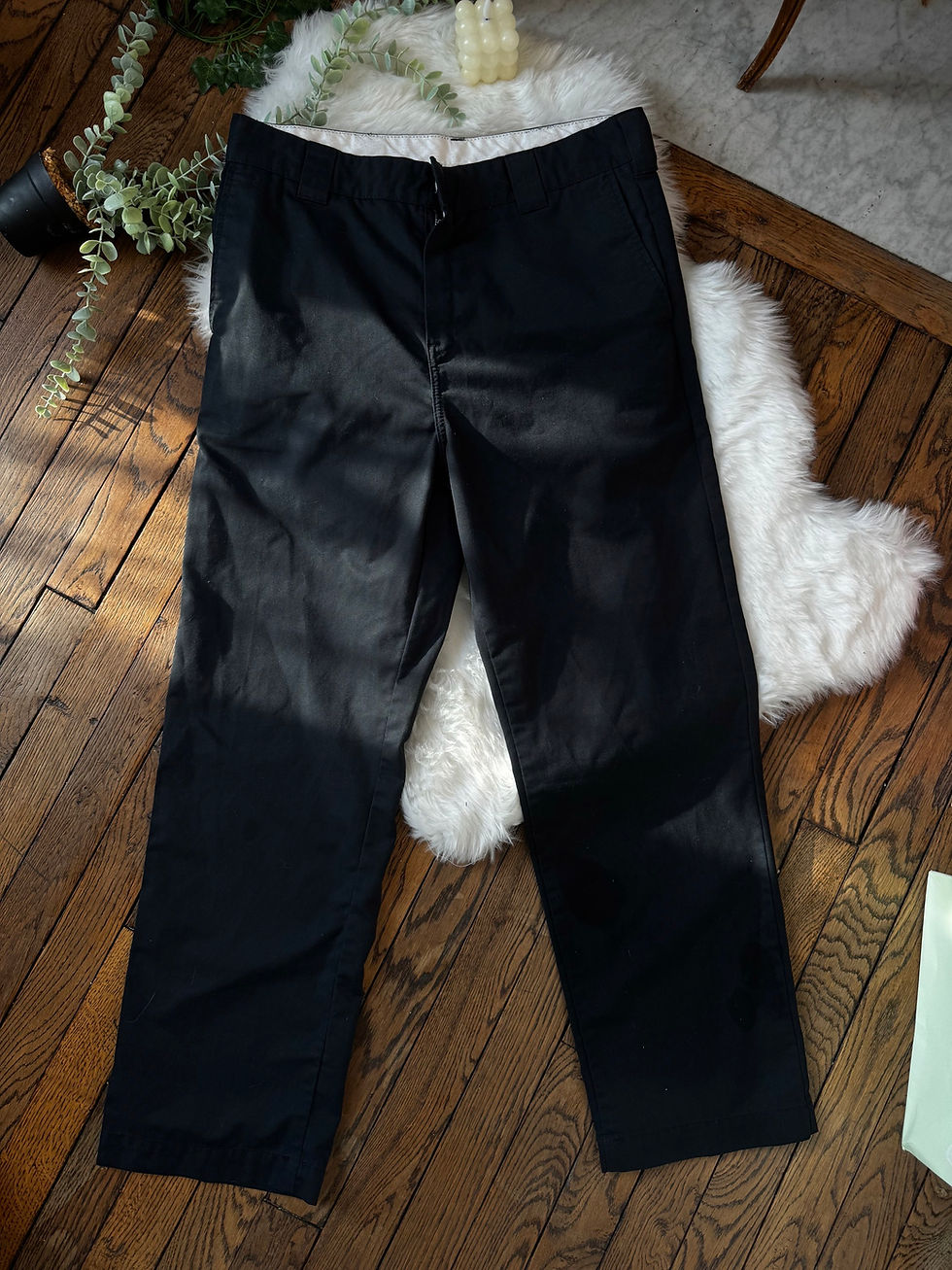 Miniature : Chinos carhartt  noir en très bon état Taille 44cm longueur 109cm 