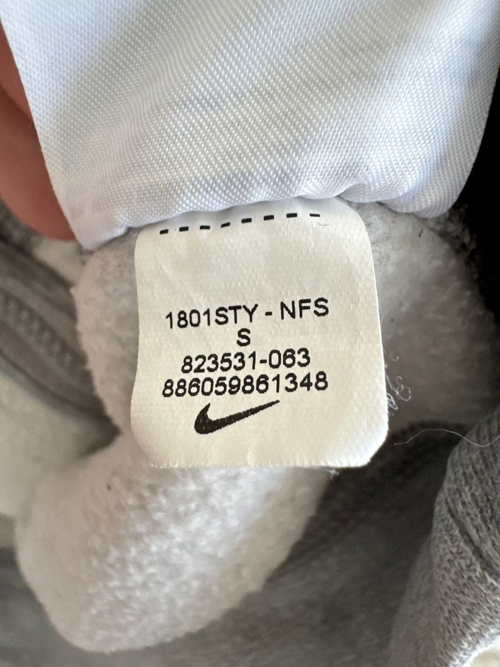 Miniature : Survêtement Nike à capuche taille M en bon état