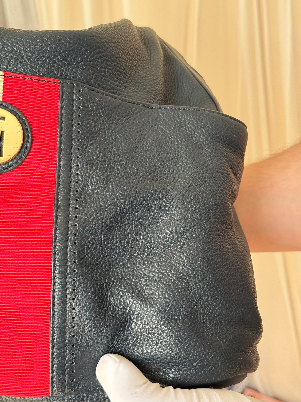Miniature : Sac à main tommy Hilfiger bleu rouge en bon état 