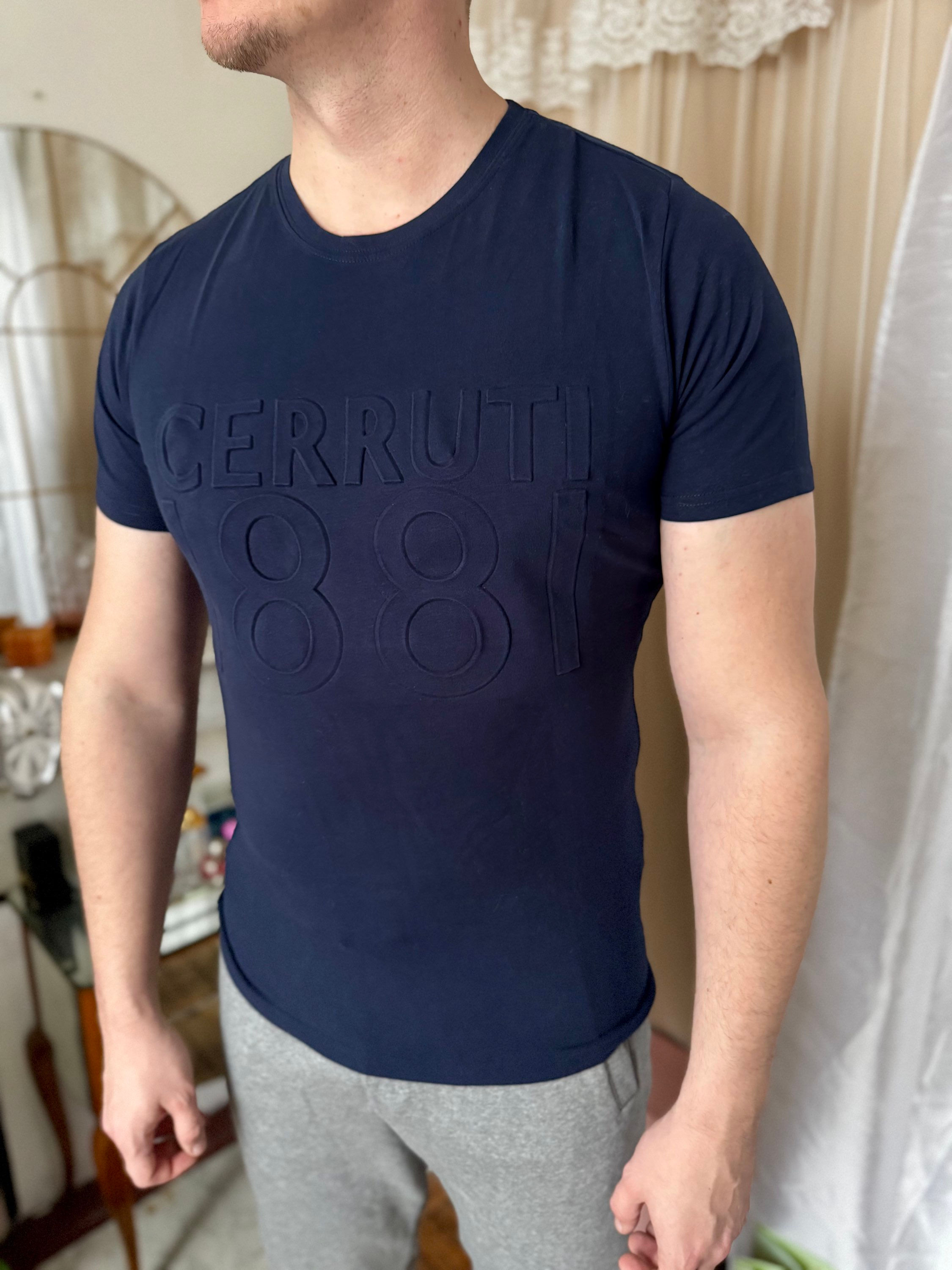 T-shirt bleu cerruti taille xl en très bon état 