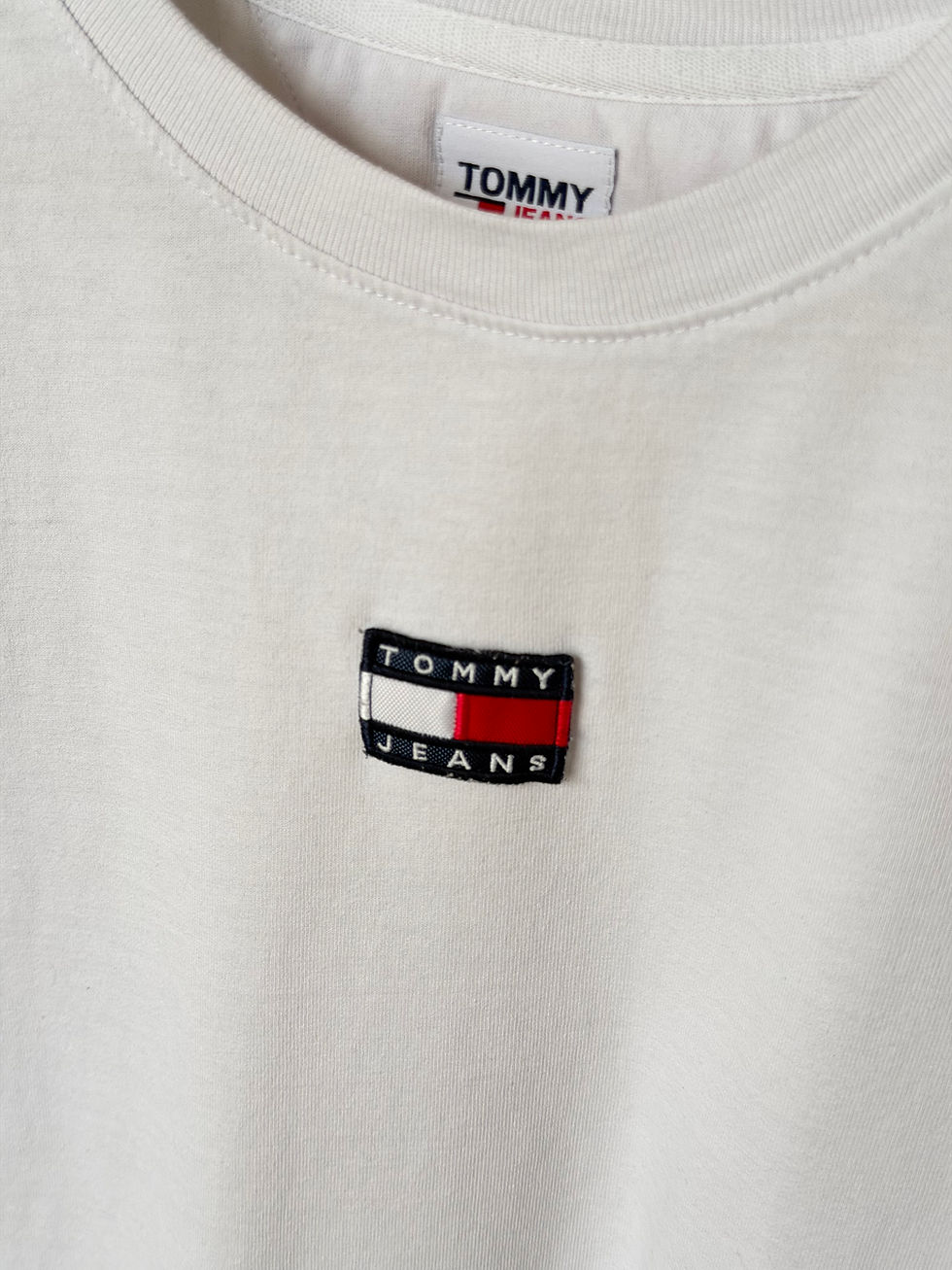 Miniature : T shirt croc top tommy Hilfiger blanc en très bon état taille s 