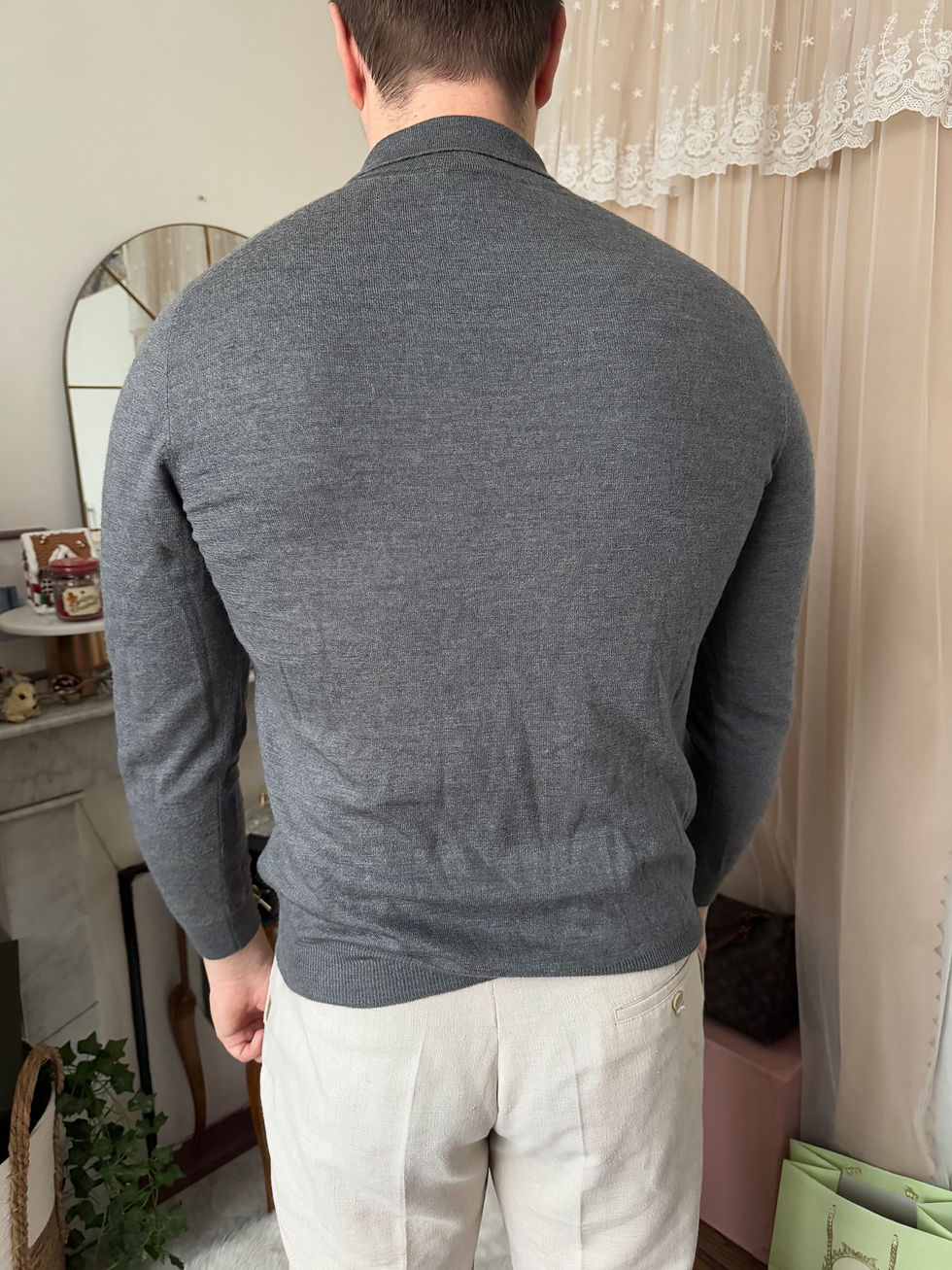 Miniature : Polo longues manches Hugo boss gris en laine  en très bon état taille L 