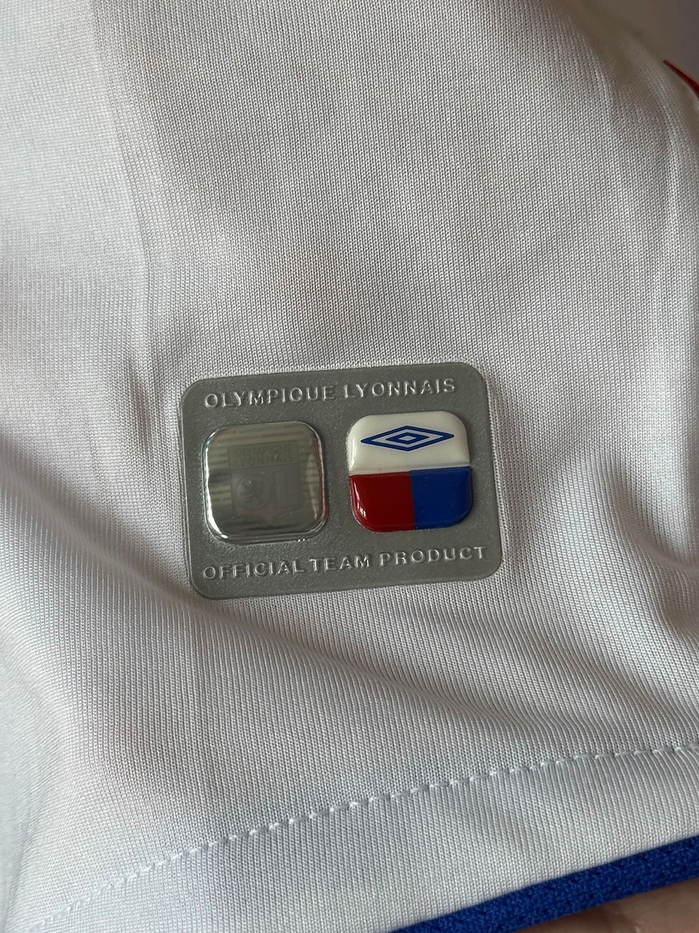 Miniature : Maillot de foot umbro olympique lyonnais en état satisfaisant