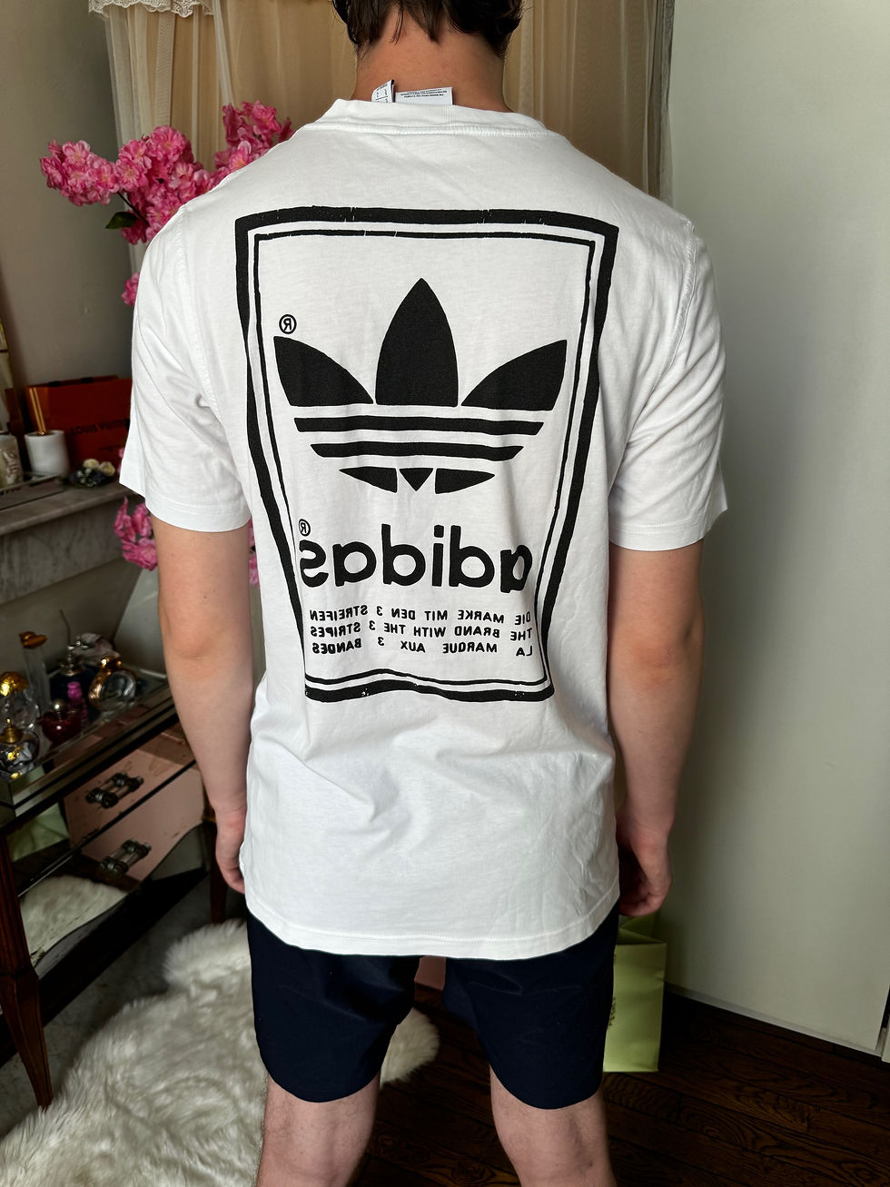 Miniature : T shirt adidas blanc taille s en bon état ( légèrement jauni au col ) 