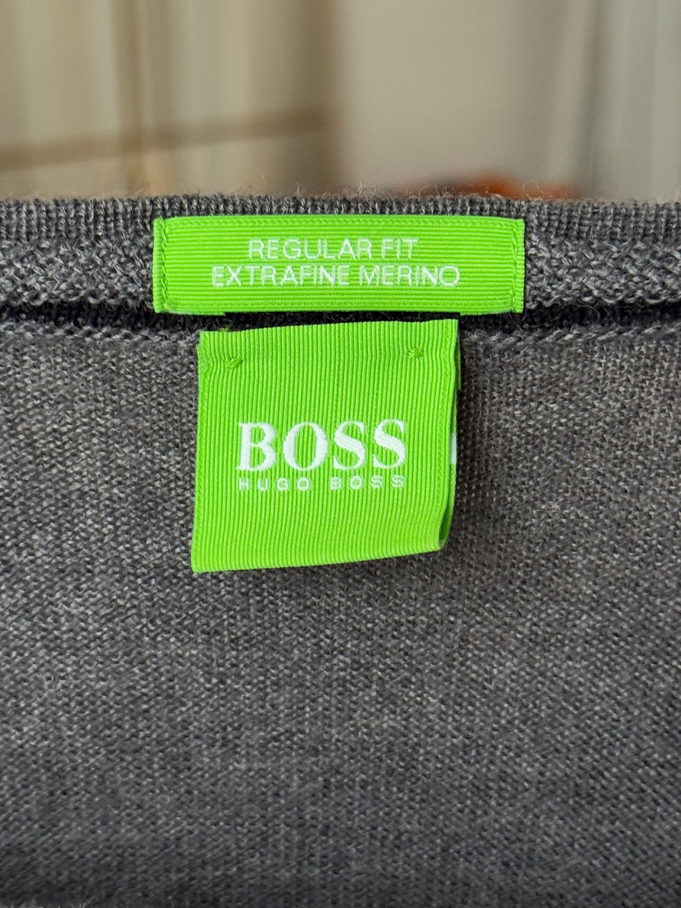 Miniature : Sweat Hugo boss gris taille xl en laine  en très bon état 