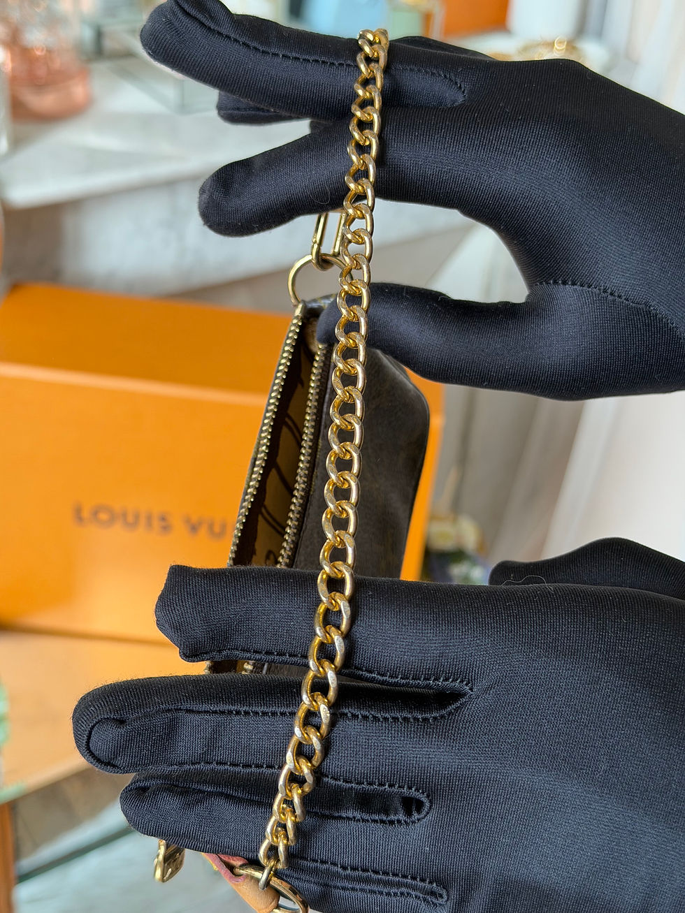 Miniature : Louis Vuitton Mini Pochette Accessoires Monogram Trunks & Bags – Édition limitée
