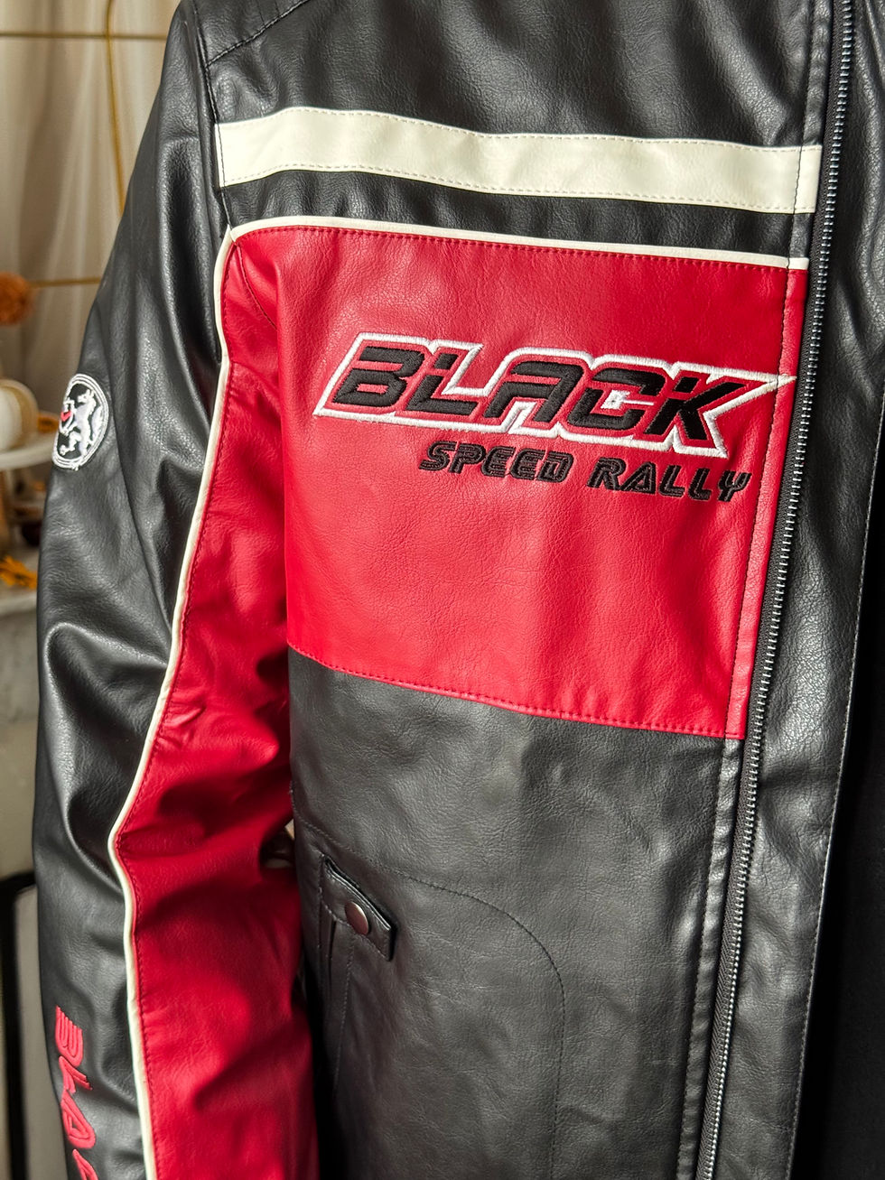Miniature : Manteau de moto black Tiger noir rouge et blanc en très bon état taille xl 