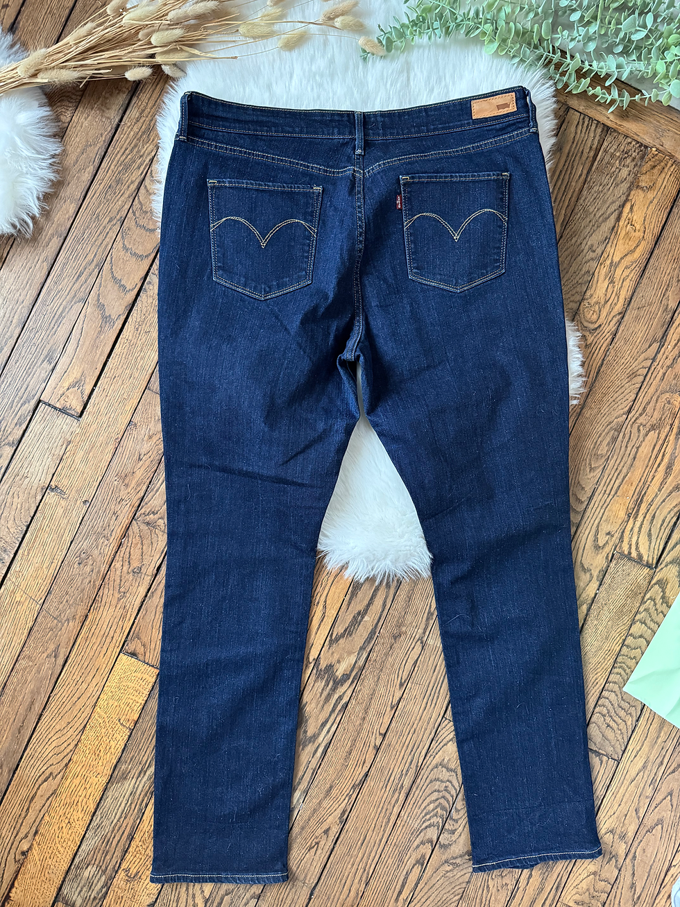 Miniature : Jeans Lévis femme w34 bleu en très bon état demi curve taille 48 cm longueur 105