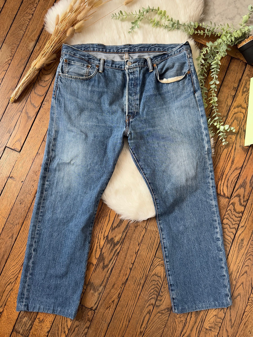 Miniature : Jeans Lévis 501 w38l34 en bon état bleu taille 52cm longueur 102cm 