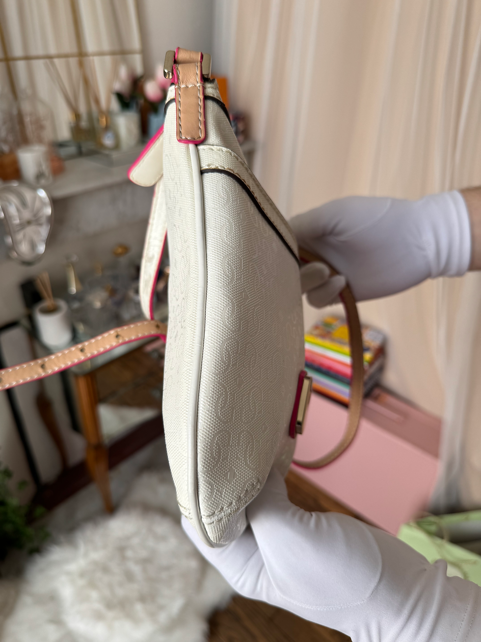 Miniature : Sac à main guess blanc en très bon état 