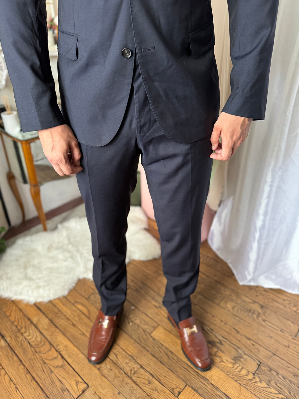 Miniature : Costume Hugo boss noir / bleu foncé en très bon état veste taille 54