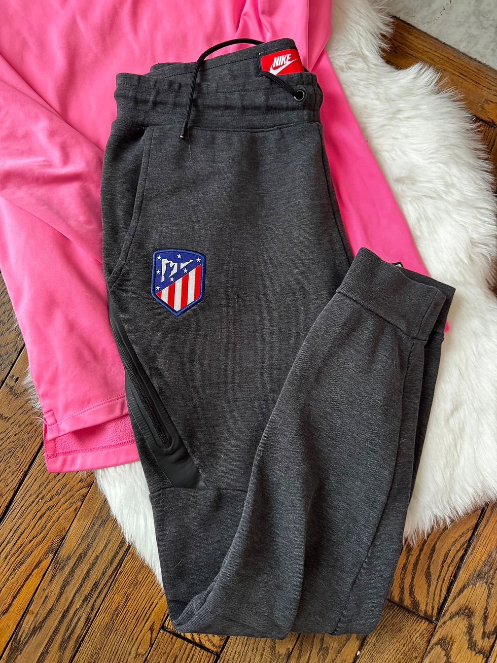 Miniature : Ensemble de foot taille s en bon état rose et gris