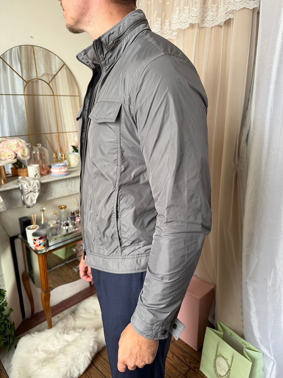 Miniature : Veste coupe vent Mickael kors taille m gris en très bon état 