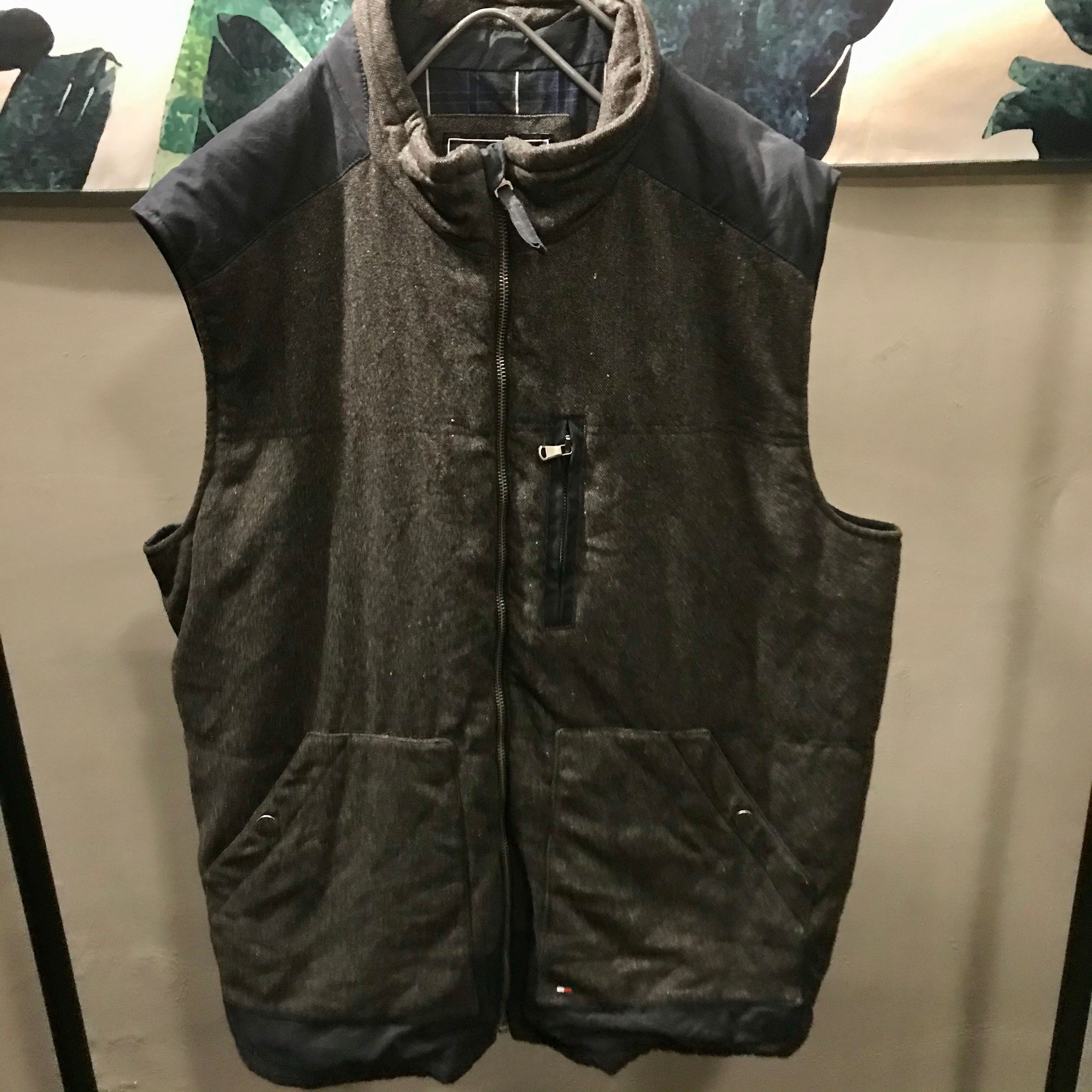 23-Tommy Hilfiger