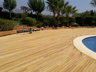 En Pergo Málaga te contamos sus ventajas, qué tipos de madera son los más recomendables y cómo una instalación profesional marca la diferencia. Descubre cómo darle vida a tu espacio exterior con estilo y durabilidad.