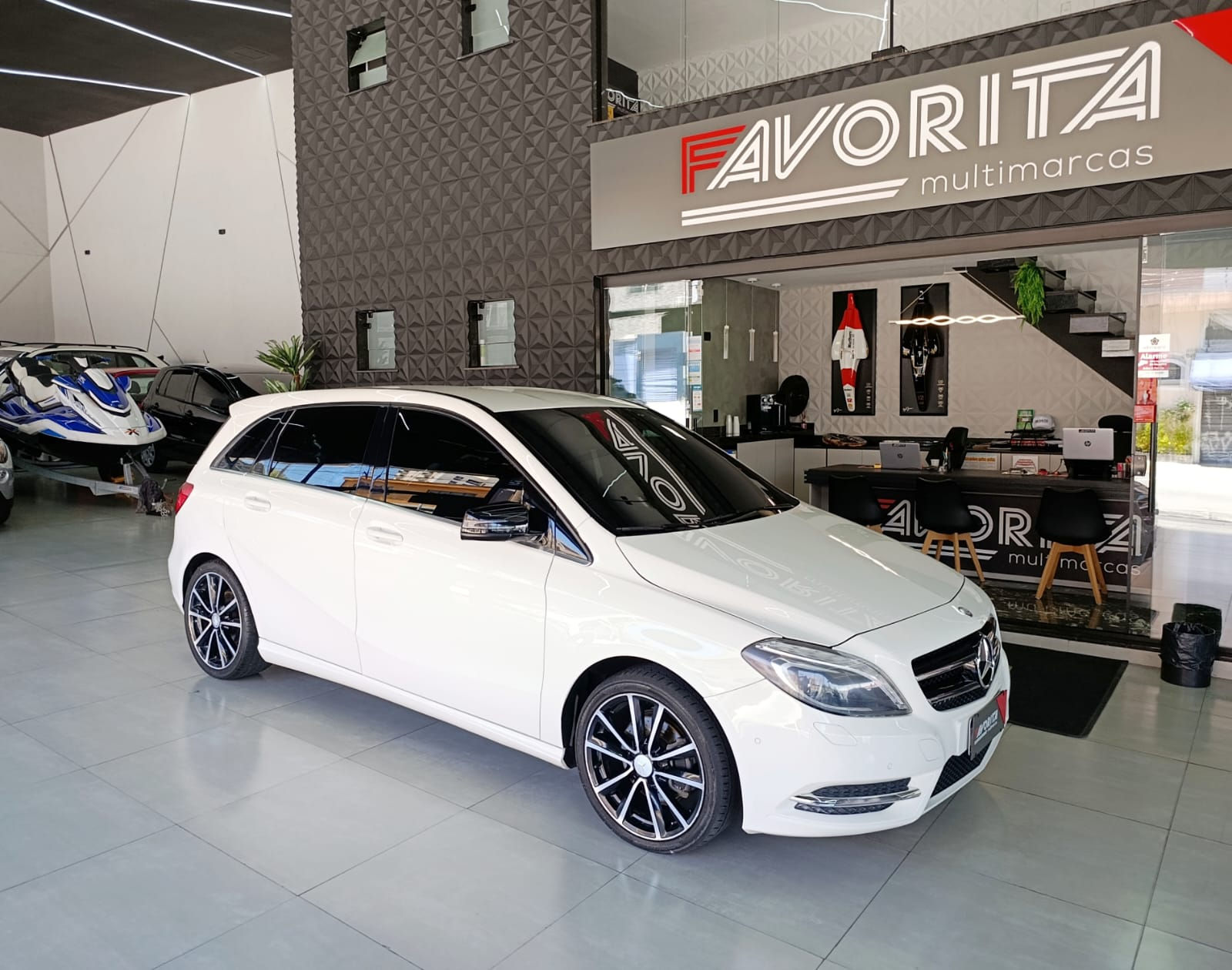 Mercedes-Benz B200 2014