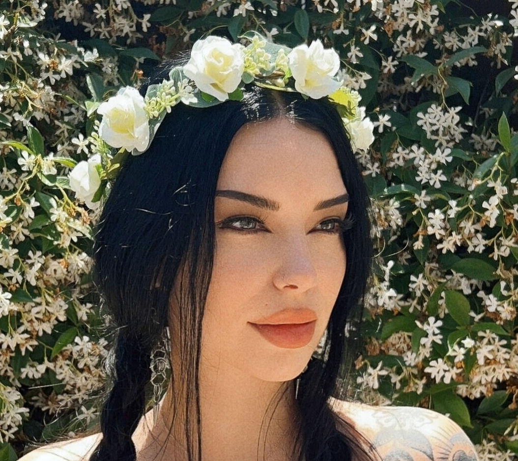 White Rose, Flower Crown