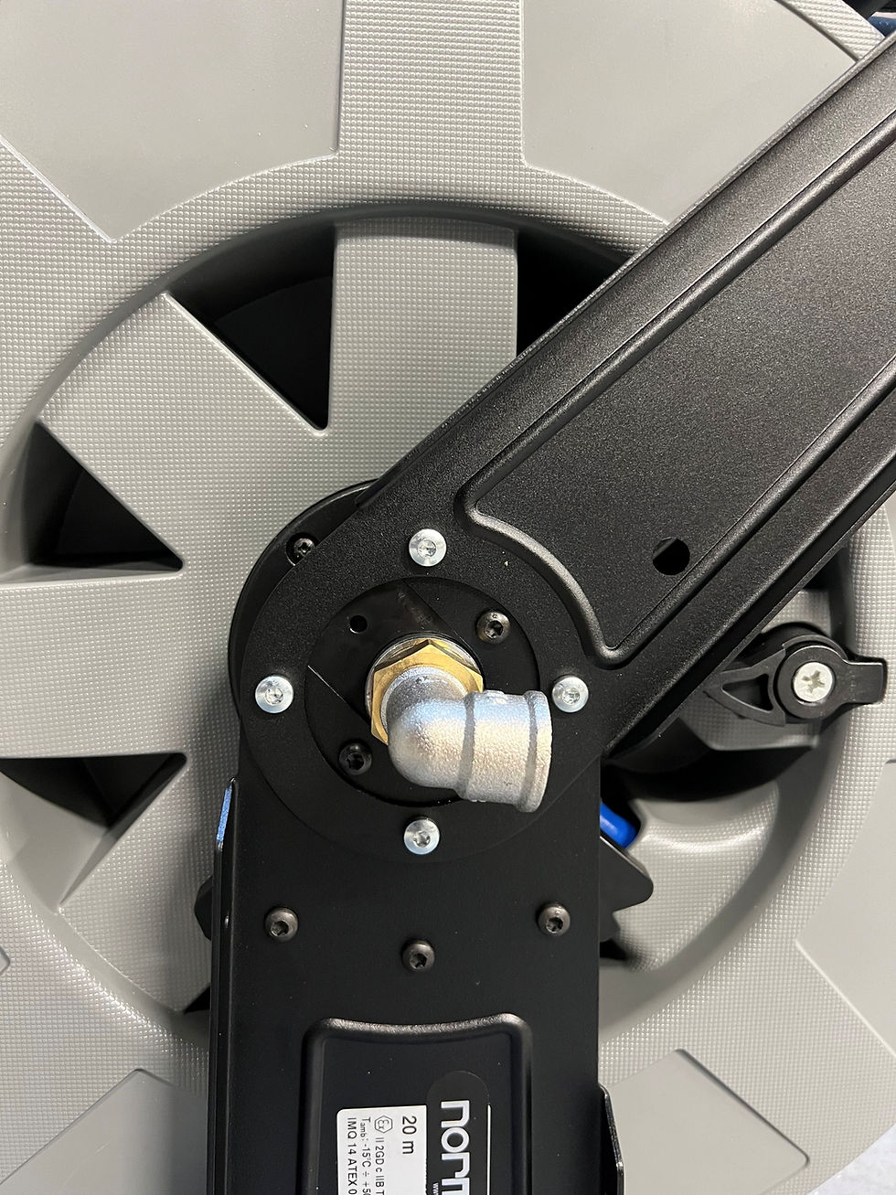 Миниатюра: enrouleur tuyau gasoil