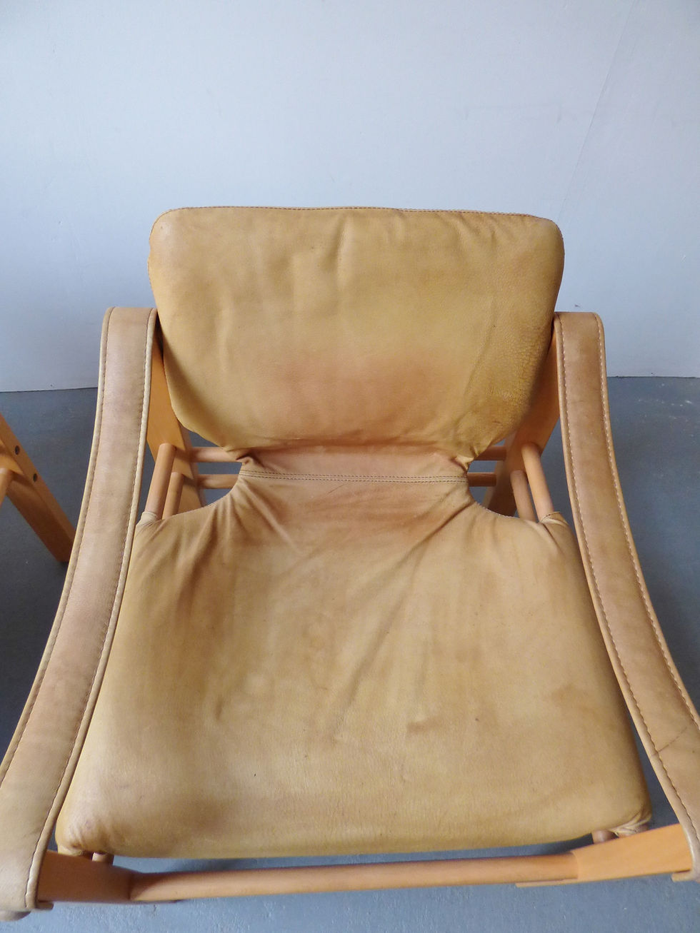 Thumbnail: Tan leather safari chair by Skippers Møbler