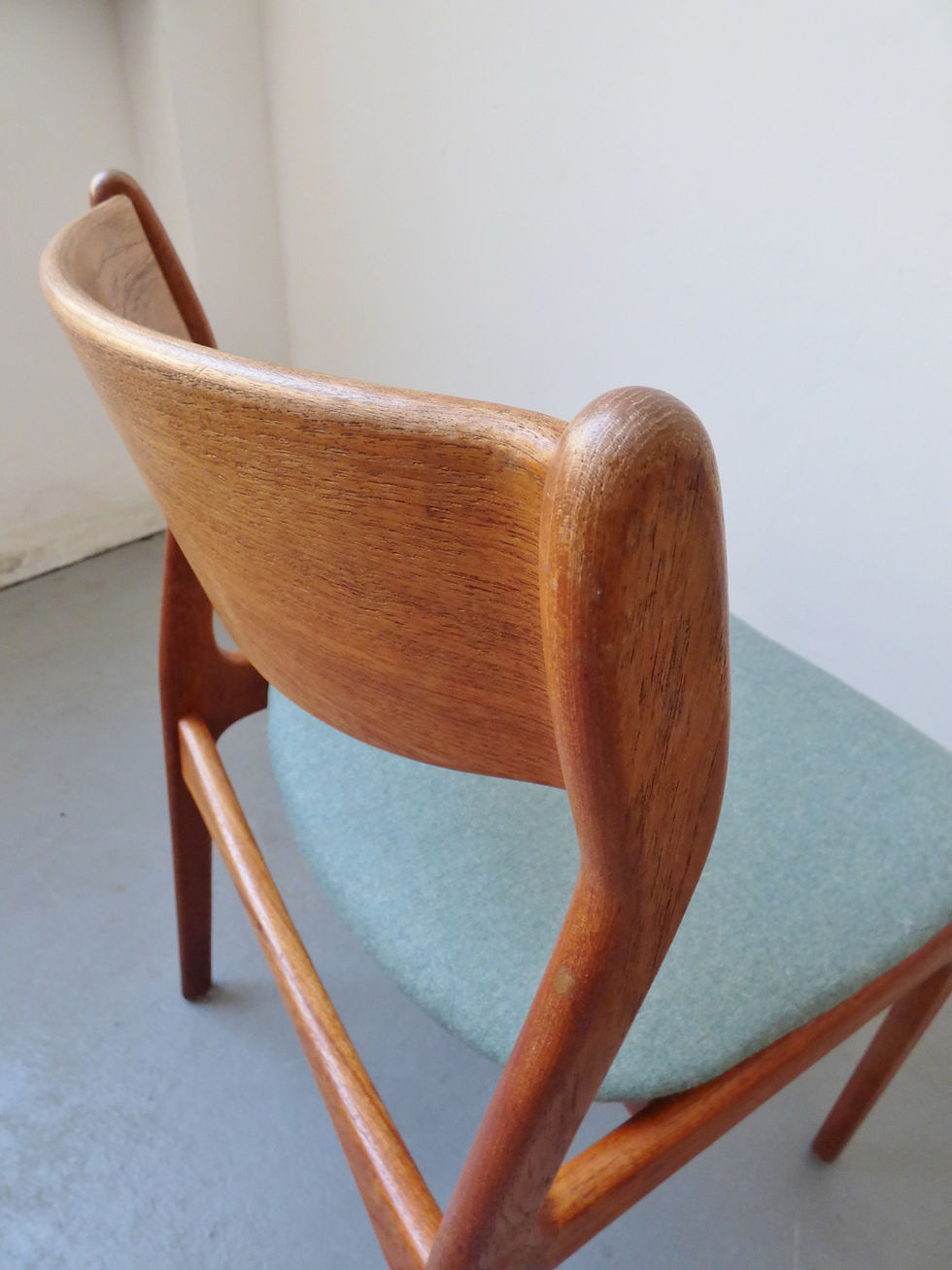 Thumbnail: Set of 4 mid-century Danish dining chairs by P.E. Jørgensen