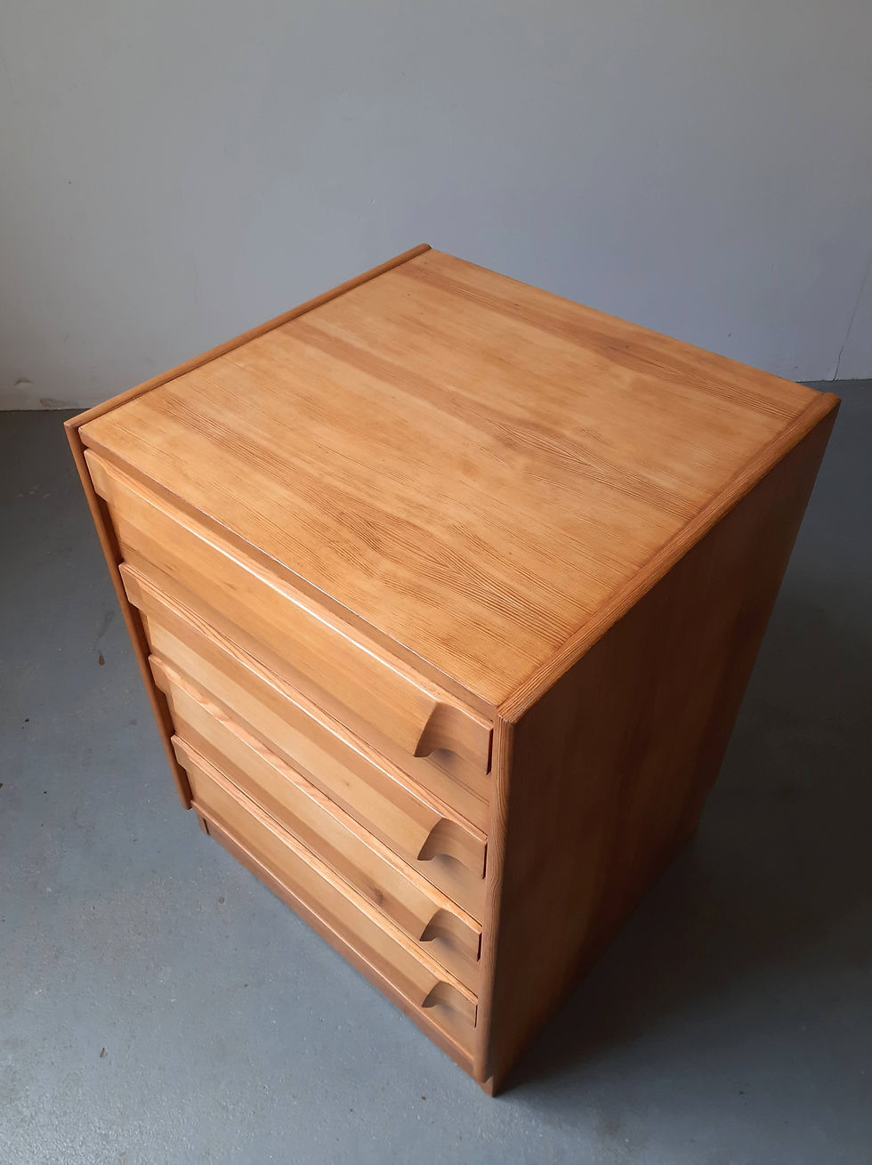 Thumbnail: 1980s Pine Chest of 4 Drawers