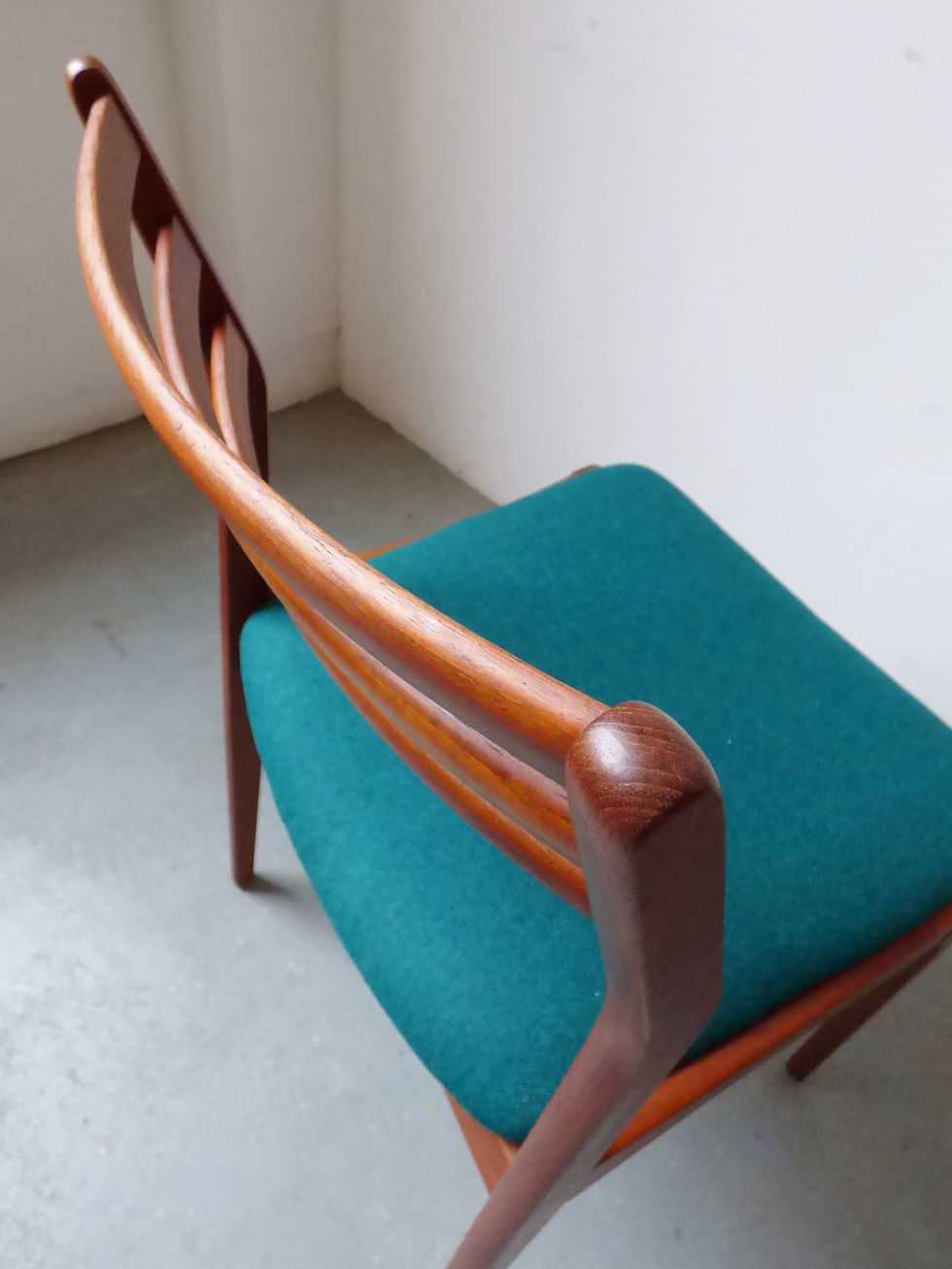 Thumbnail: Set of 4 mid-century Danish dining chairs by Vestervig Eriksen