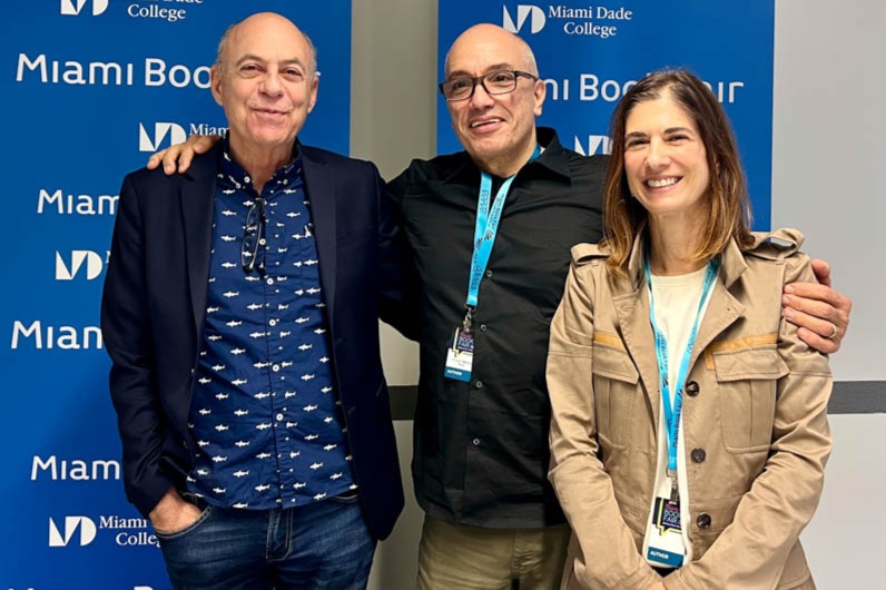 Los autores David Unger, Ernesto Mestre y Andrea Yaryura Clark  participaron de un mismo panel