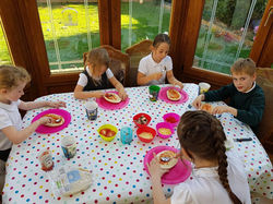 42687605_948989875298983_829703859287464