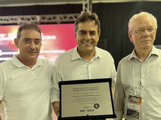 Domingos Sávio é homenageado por sindicato industrial em Cláudio