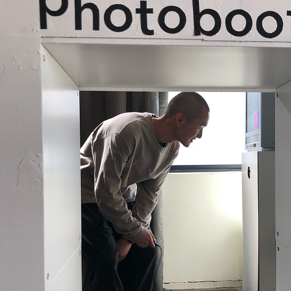 3F43C446-57B0-49D6-98FD-F48DDB70E95C 2.J