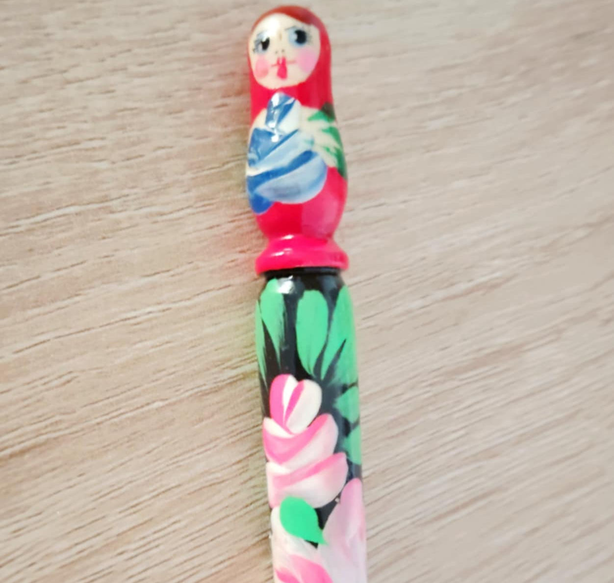 Stylo en bois Matriochka (artisanat Russe)