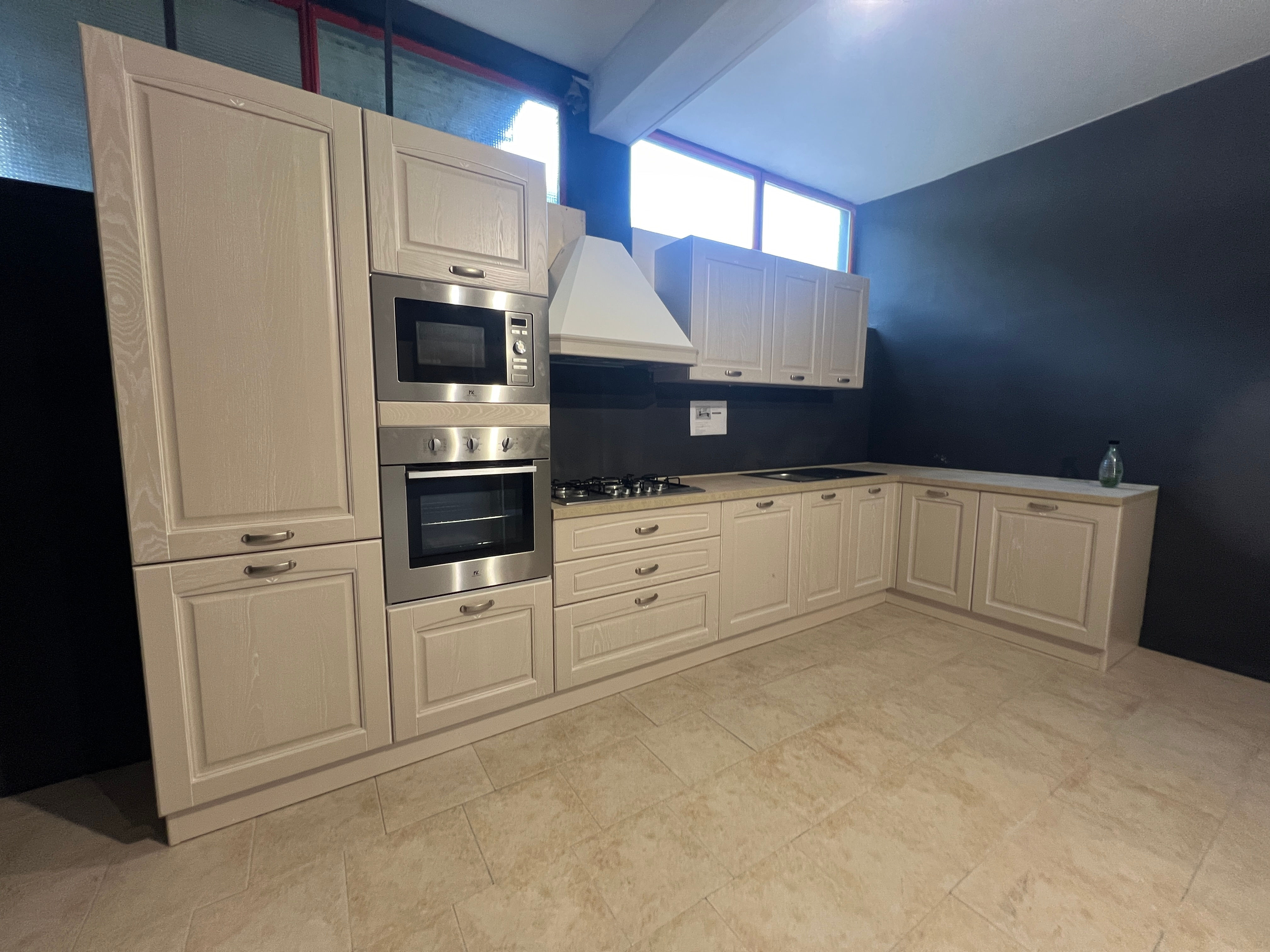 CUCINA CLASSICA IN LEGNO ARREDA9 COD. PRX72