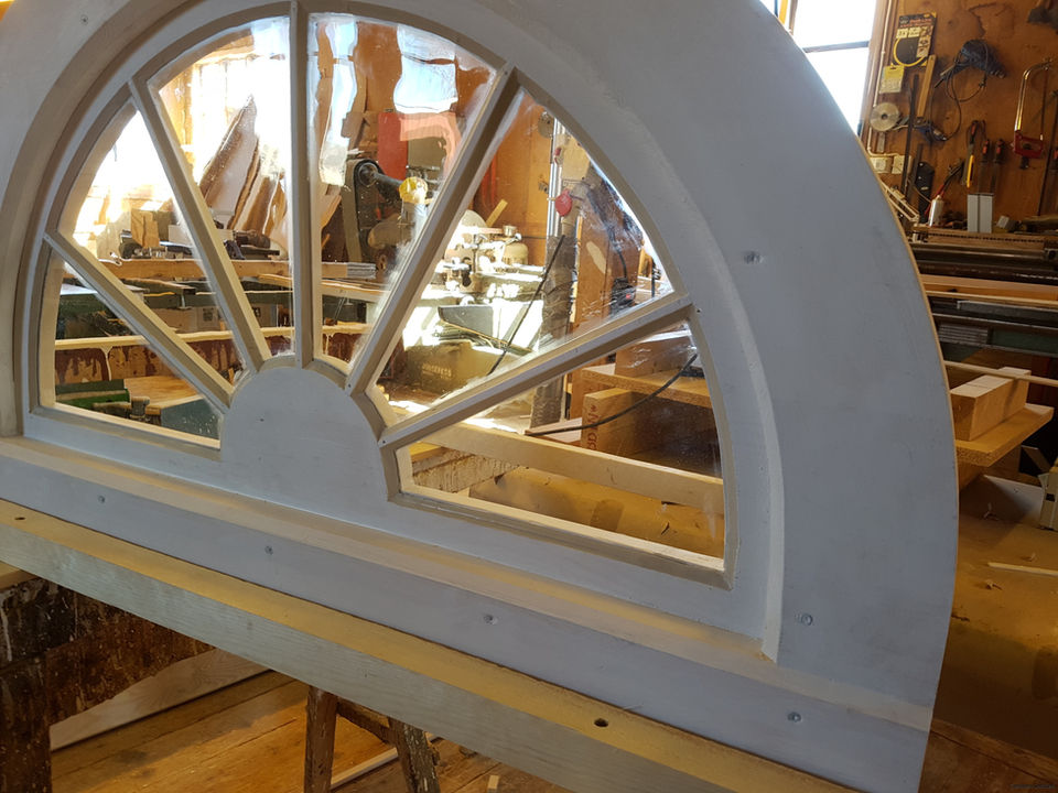Fönster - Carlssons Snickeri - Hammerdal halvmånefönster