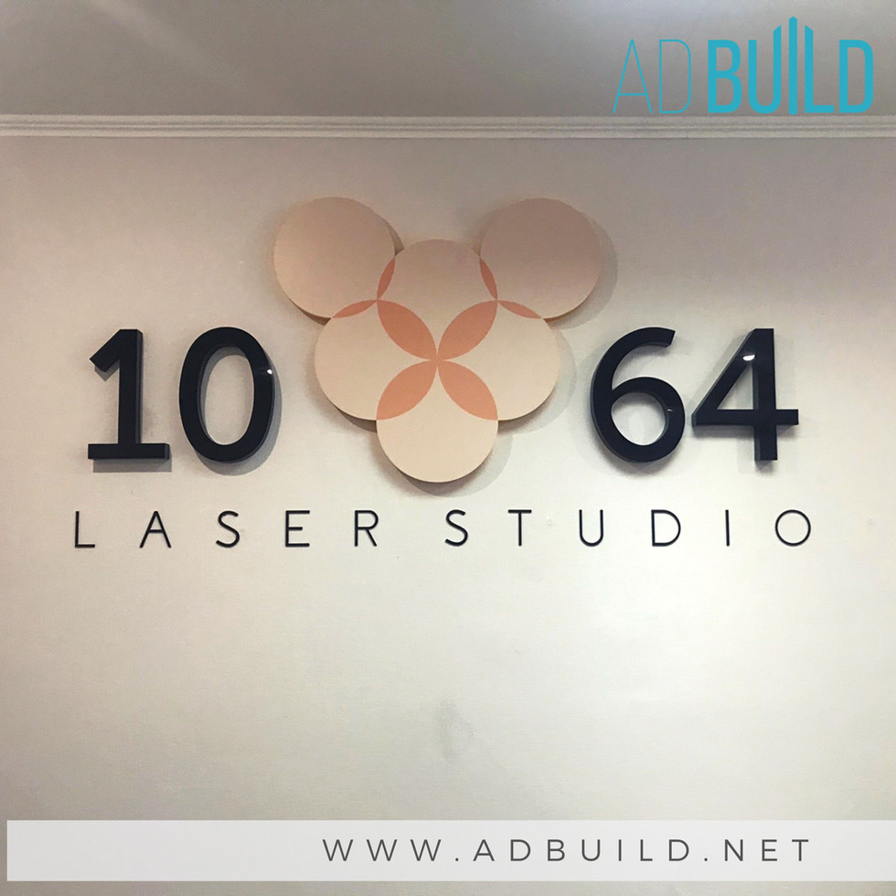 интерьерный акриловый логотип.JPG