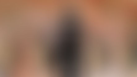 Un tempo, Dio aveva i fianchi larghi, il seno pronunciato e il potere assoluto di creare la vita. Poi arrivò l’uomo con la spada, la legge e una gran voglia di comandare.