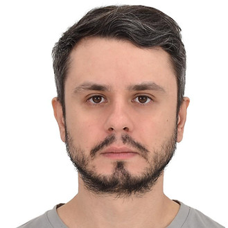 Dmitrii photo for visa _edited_edited.jp