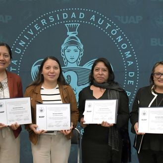 Reconoce BUAP trayectoria de investigadoras en Puebla capital durante foro de género