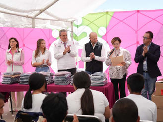 Hera Apparel y DIF Puebla entregan más de 200 pantalones a niñas y niños de la capital