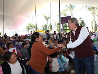En San Miguel Canoa, el Gobierno de la Ciudad entrega 5,550 despensas a sectores vulnerables