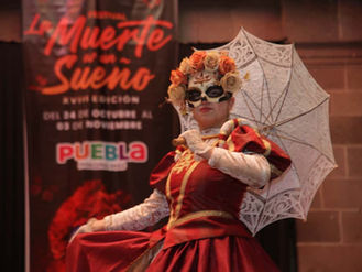 Puebla honra a sus tradiciones con arte, flores y cultura en el Día de Muertos 2025